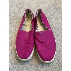 TOMS Women's W7.5 Magenta Canvas Slip-On Shoes